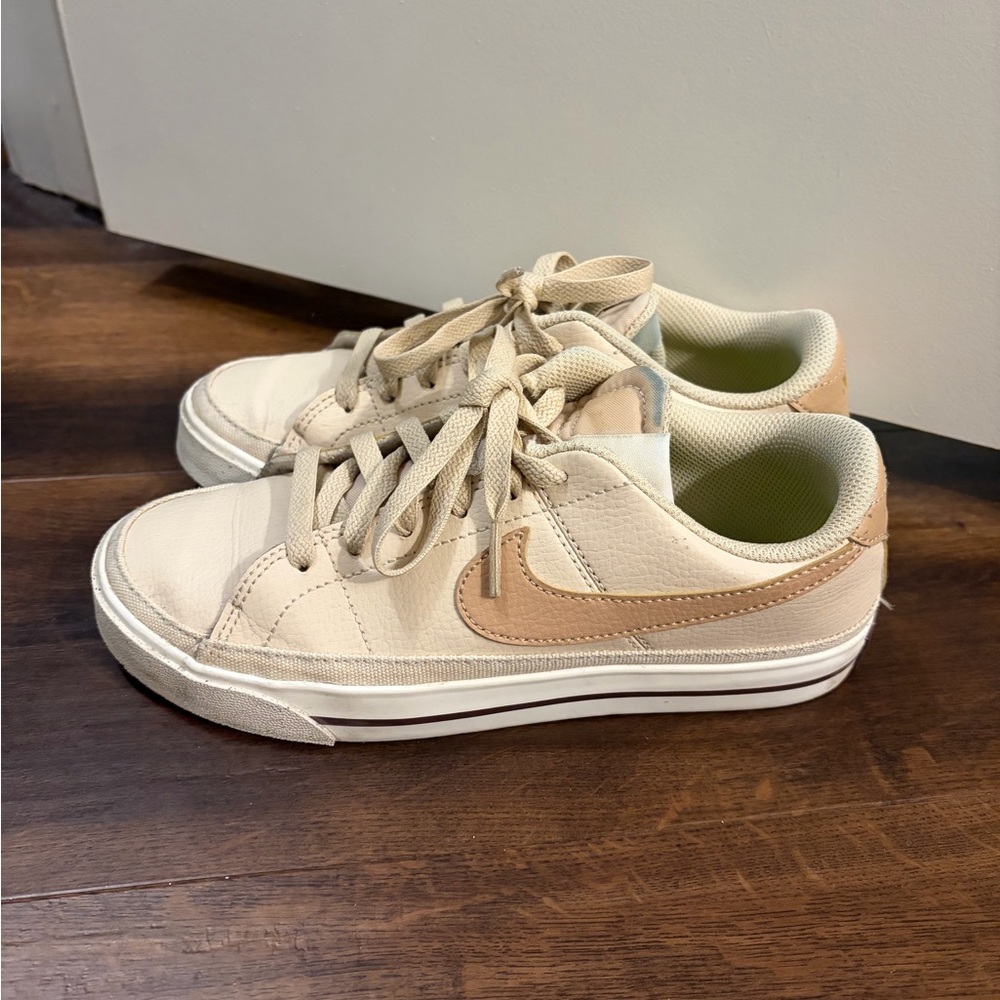 Nike Women's Beige and Light Brown Sneakers